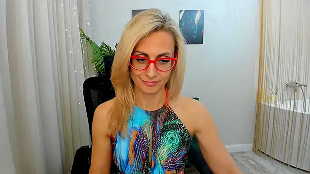 Snapshot of MuseOfStage chatting on 03.19.25 MuseOfStage online show from 03.19.25