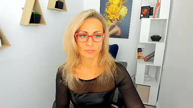 Snapshot of MuseOfStage chatting on 10.06.25 MuseOfStage online show from 10.06.25