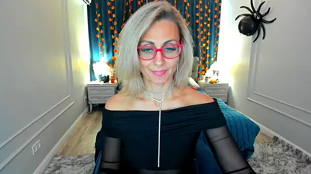 Snapshot of MuseOfStage chatting on 10.17.25 MuseOfStage online show from 10.17.25