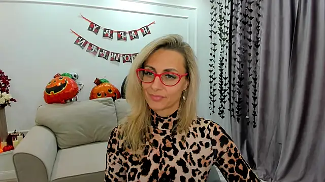 Snapshot of MuseOfStage chatting on 10.19.25 MuseOfStage online show from 10.19.25