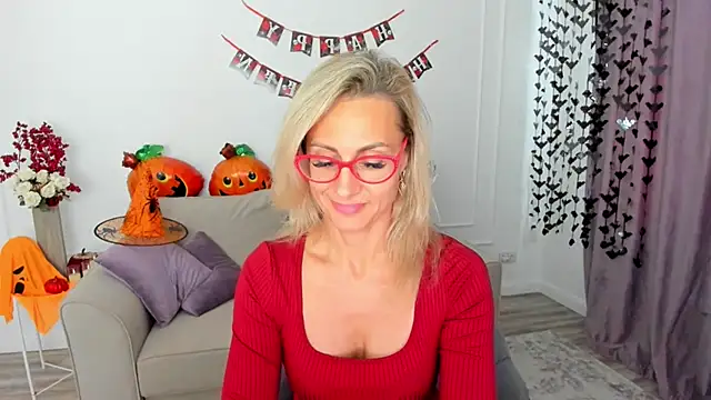 Snapshot of MuseOfStage chatting on 10.26.25 MuseOfStage online show from 10.26.25