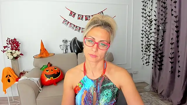 Snapshot of MuseOfStage chatting on 10.28.25 MuseOfStage online show from 10.28.25