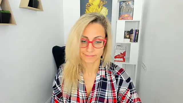 Snapshot of MuseOfStage chatting on 11.23.25 MuseOfStage online show from 11.23.25