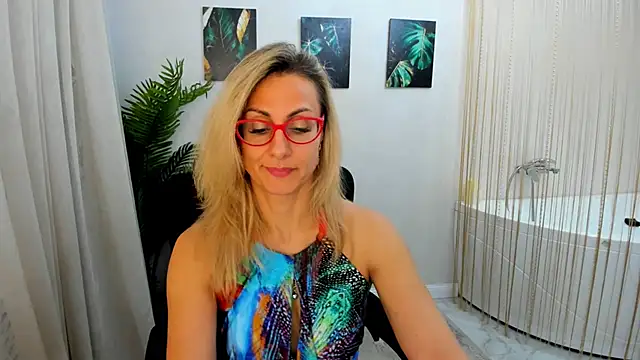 Snapshot of MuseOfStage chatting on 11.30.25 MuseOfStage online show from 11.30.25