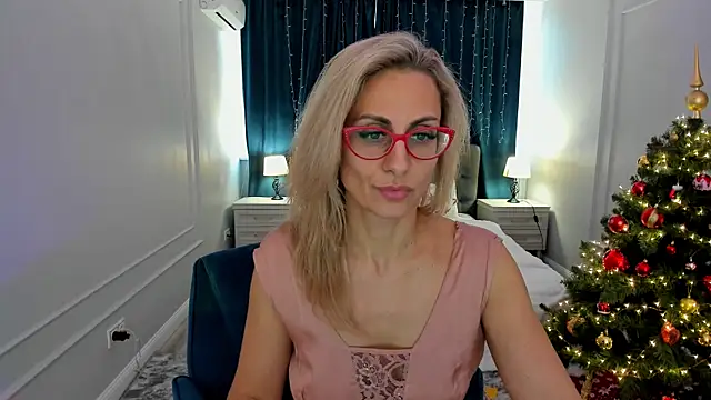 Snapshot of MuseOfStage chatting on 12.16.25 MuseOfStage online show from 12.16.25