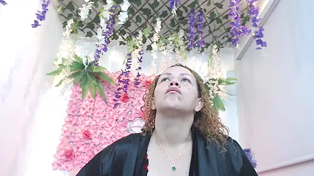 BLONDE SEXYHOT online show from 11.13.25