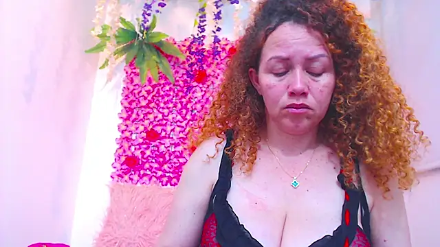 BLONDE SEXYHOT online show from 11.25.25