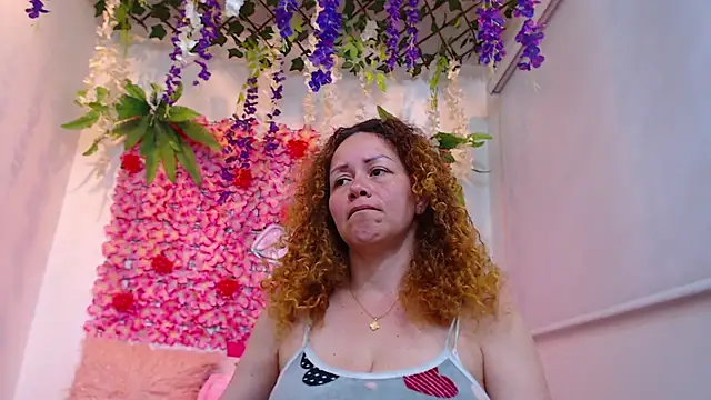 BLONDE SEXYHOT online show from 12.21.25