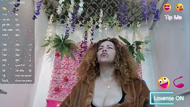 BLONDE SEXYHOT online show from 01.10.26