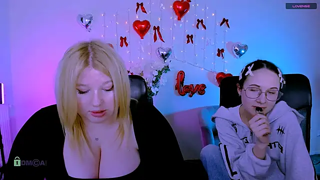 juli kisss online show from 02.11.26