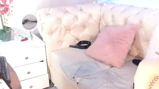Barbie Fox online show from 07.08.26