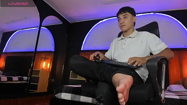 Austin Cardieff online show from 03.10.25