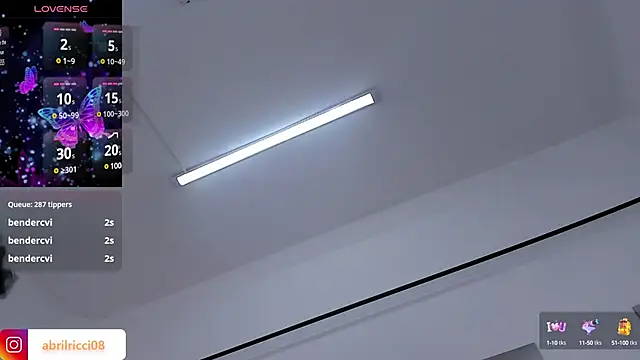 Snapshot of abril_ricci chatting on 12.29.24 abril ricci online show from 12.29.24