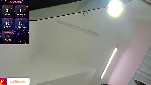 Snapshot of abril_ricci chatting on 02.05.25 abril ricci online show from 02.05.25