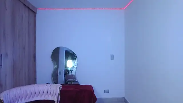 Snapshot of abril_ricci chatting on 09.26.25 abril ricci online show from 09.26.25