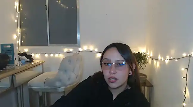 Skarlet Adams28 online show from 01.29.25