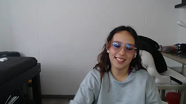 Skarlet Adams28 online show from 02.05.25