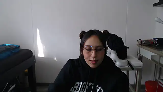 Skarlet Adams28 online show from 02.06.25