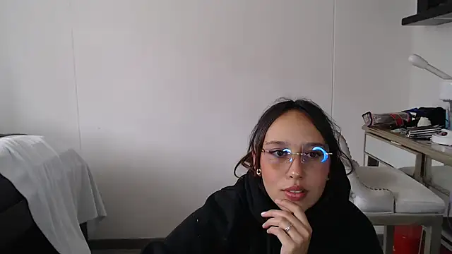 Skarlet Adams28 online show from 02.11.25