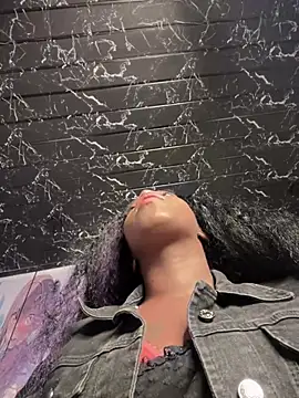 Snapshot of Thyana_LS chatting on 02.13.25 Thyana LS online show from 02.13.25