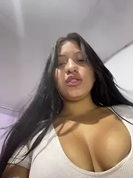 Estefanii- online show from 01.04.25