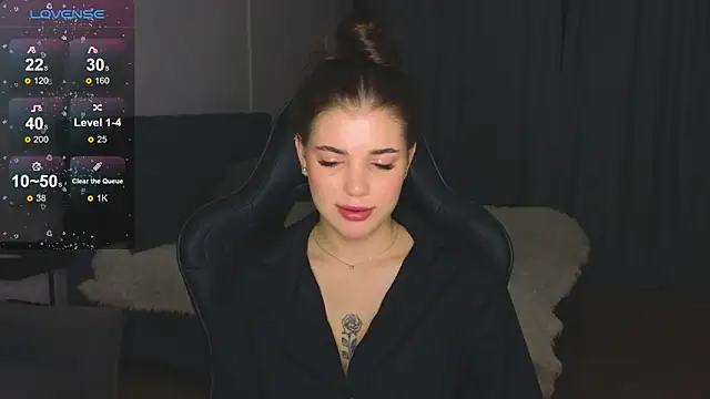 adrianawow1 online show from 11.19.25