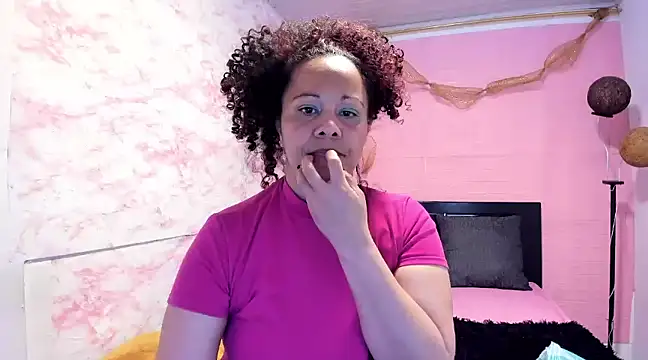 Snapshot of Brunette_sasha chatting on 02.14.25 Brunette sasha online show from 02.14.25