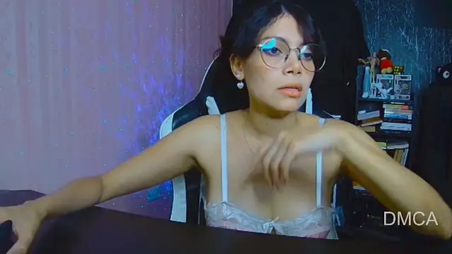 Snapshot of Drea_Foox chatting on 11.27.25 Drea Foox online show from 11.27.25