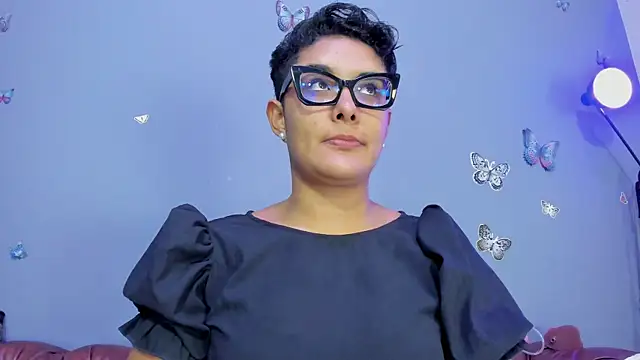 Kaira mosse online show from 11.30.25