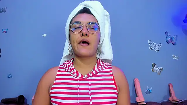 Kaira mosse online show from 12.18.25