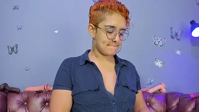 Kaira mosse online show from 02.10.26