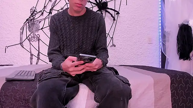 alexandersawyer online show from 10.21.25