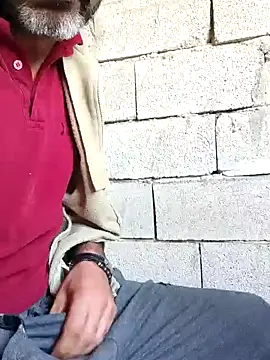 Snapshot of Rdm_b chatting on 10.19.25 Rdm b online show from 10.19.25