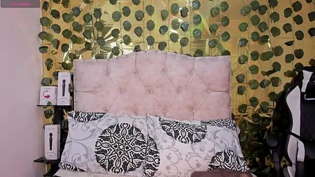 cristalconnorr online show from 12.29.24