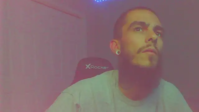 Snapshot of XMeF10 chatting on 01.02.25 XMeF10 online show from 01.02.25