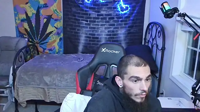 Snapshot of XMeF10 chatting on 01.03.25 XMeF10 online show from 01.03.25