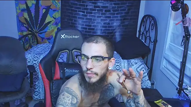 Snapshot of XMeF10 chatting on 01.06.25 XMeF10 online show from 01.06.25