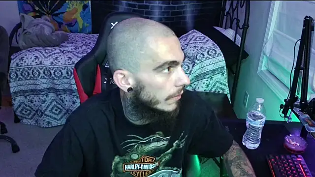 Snapshot of XMeF10 chatting on 01.12.25 XMeF10 online show from 01.12.25