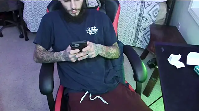 Snapshot of XMeF10 chatting on 01.15.25 XMeF10 online show from 01.15.25