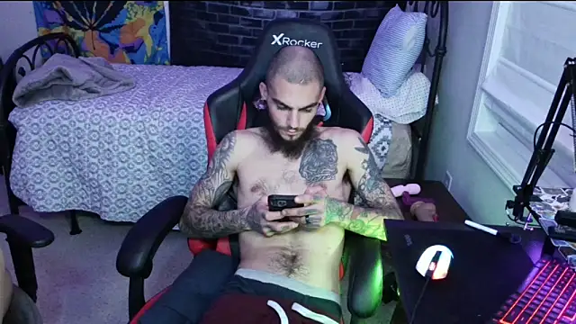 Snapshot of XMeF10 chatting on 01.15.25 XMeF10 online show from 01.15.25