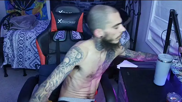 Snapshot of XMeF10 chatting on 01.18.25 XMeF10 online show from 01.18.25