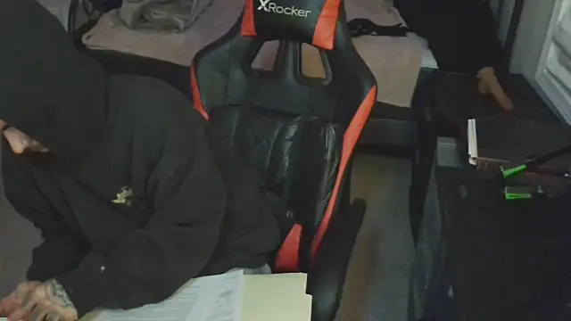 Snapshot of XMeF10 chatting on 01.29.25 XMeF10 online show from 01.29.25