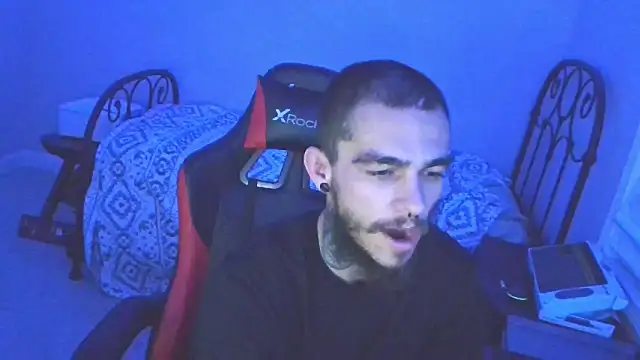 Snapshot of XMeF10 chatting on 02.02.25 XMeF10 online show from 02.02.25