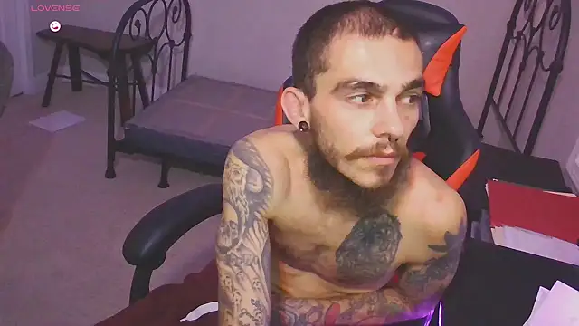 Snapshot of XMeF10 chatting on 02.10.25 XMeF10 online show from 02.10.25