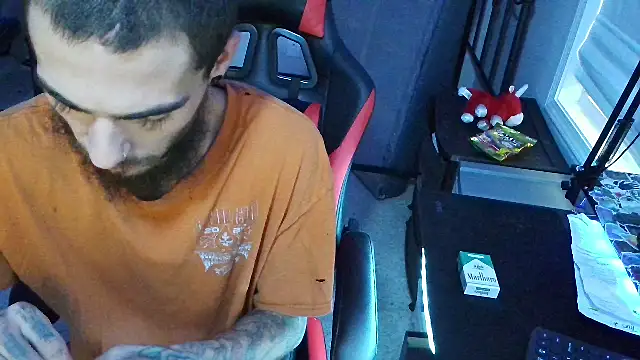 Snapshot of XMeF10 chatting on 02.13.25 XMeF10 online show from 02.13.25