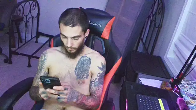 Snapshot of XMeF10 chatting on 02.14.25 XMeF10 online show from 02.14.25