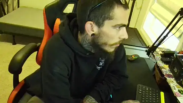 Snapshot of XMeF10 chatting on 02.15.25 XMeF10 online show from 02.15.25