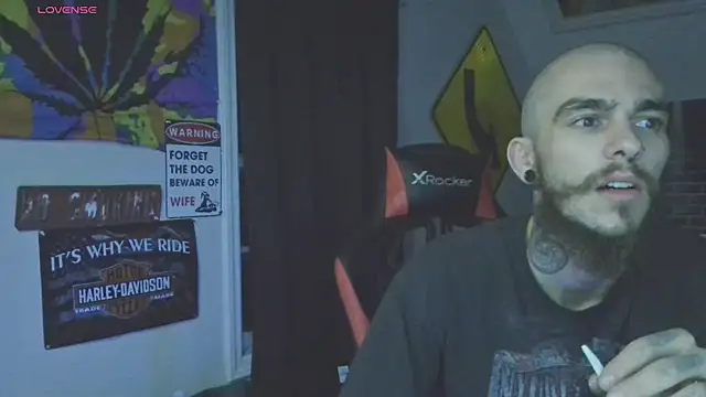 Snapshot of XMeF10 chatting on 03.07.25 XMeF10 online show from 03.07.25