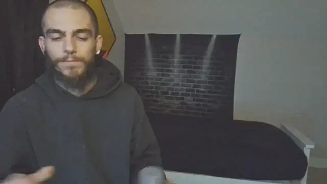 Snapshot of XMeF10 chatting on 03.18.25 XMeF10 online show from 03.18.25