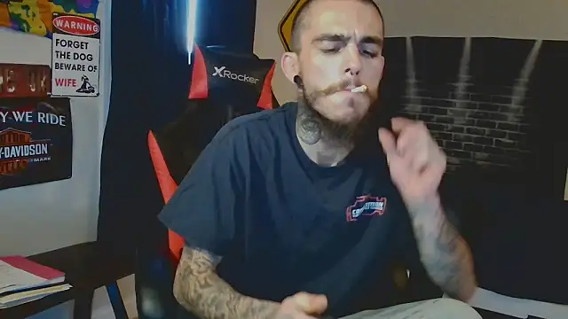 Snapshot of XMeF10 chatting on 03.18.25 XMeF10 online show from 03.18.25